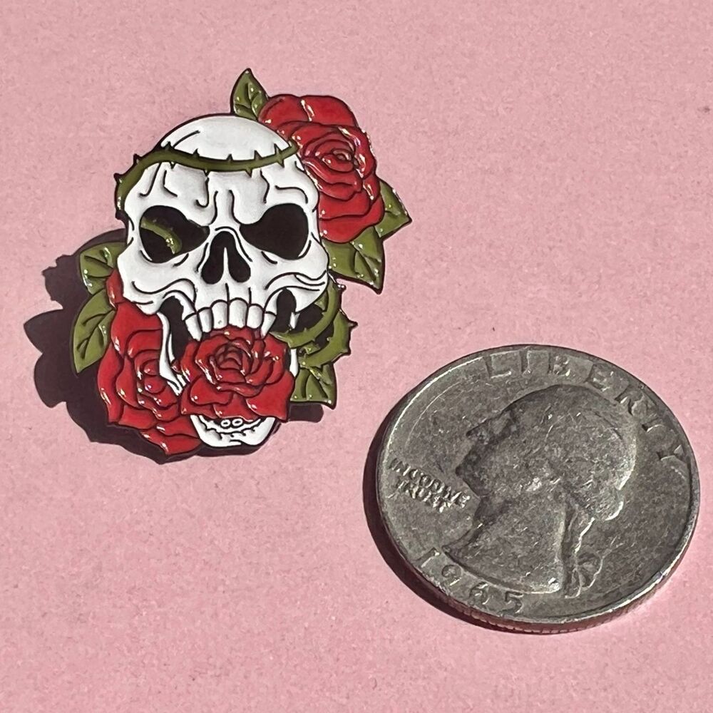 Skull and Roses Enamel Pin - Picture 2 of 3